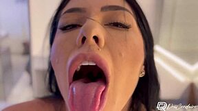 does drii cordeiro massage her pussy for cum?