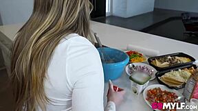 Hot Milf Alaina Taylor Wants Cum on Bread Instead of Face