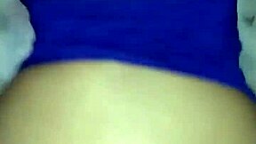 عربية ميلف تحصل على شرجها الساخن يُضرب بقوة