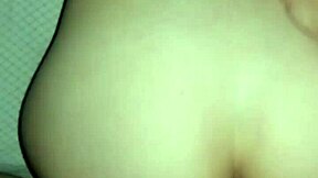 Cumming on wife's back in doggystyle bareback!