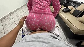 Mi hijastra bailando twerking en mi polla