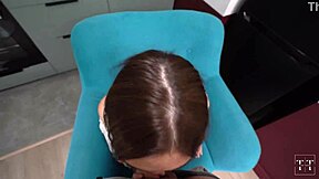 아시안 앨리스와 거친 티 파티가 야생으로 변해 😈