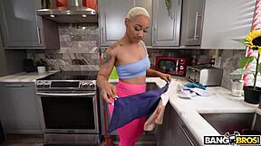 Daphne's Thick Ass Shakes For Big Black Cock