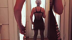 public scandal with daniela showing boobs and pussy in the middle of madrid!