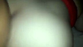 Socando na puta de quatro no sofá