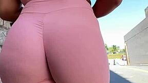 Aquela ajeitadinha gostosa soca calca bem como gosto