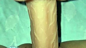 بلوند ليبرالية تتزوج رجلاً ذا قضيب كبير