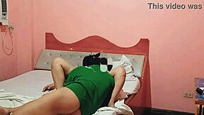 Hot asian chubby pinay girl swallows creampie in hotel missionary sex