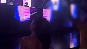 i pickd up a studnt and fuckd her in all holz in the toilt of a nite club