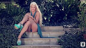 Annette's naughty bikini pussy delights nude!