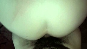 Mi hermanastra en pose de perrito argentina rubia