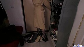 طلبت زميل صف سابق عاهرة لكلام قذر