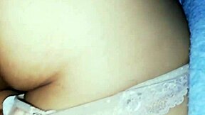 Mijn vrouws lekkere kutje wordt geneukt door een andere man