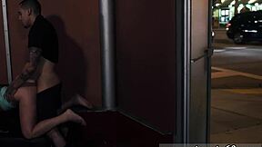 lentoemäntä valerie white sidottuna bondage orja cum sessiossa