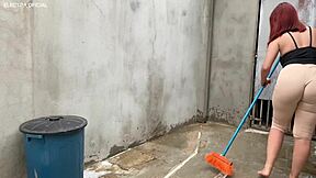 Contratei Essa Empregada E Olha A Roupa Que Ela Veio Fiquei Louco De Tesão Que Bunda Grande