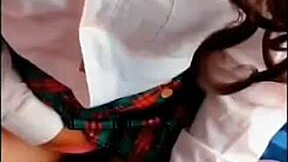 Criada trae a colegiala de 18+, aprovecho por dinero?