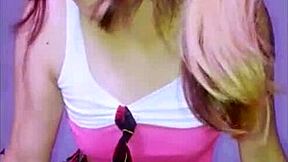 Yo, Bonneyuwu burda üvey babamla kısa seksi etekle sohbet ediyorum... 😜