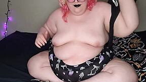 Gothic BBW shares spicy domination talk in solo clip