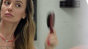 jutranje pihanje za pastorka v kopalnici s vročo spermo na obrazu