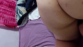 Wife Sucks Rich Pussy