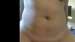 hermosa chica con tetas grandes y culo perfecto me chupa la verga y rompe el condon para terminar dentro de ella