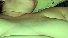 Eating that milf pussy to taste her juice