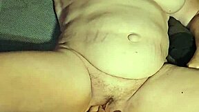 Eating that milf pussy to taste her juice