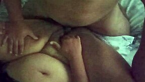 Sexo amateur casero con gordibuena que tiene la panocha gordita y peludita!