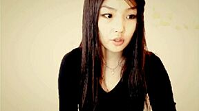 매력적인 모델과 로우 녹화 세션