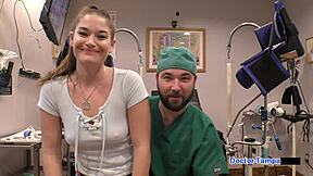 لعنة، دكتور تامبا يفحص جسم كندرا هارت للقبول في الجامعة