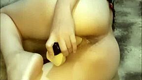 Jovencita Masturbates In Bath Showing Beautiful Ass. Friend Watches Closely.