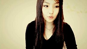 魅力的モデルの生録画セッション