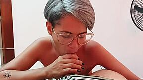 Herausforderung geschafft: MILF kriegt Facial Cumshot im spanischen Porno