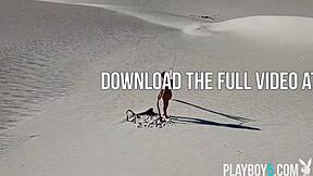 does belgium model miluniel louis strip her round ass outdoor?