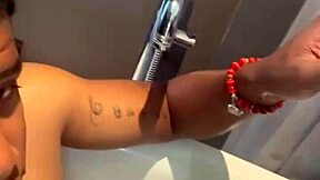 Sucking that monster cock in las vegas!