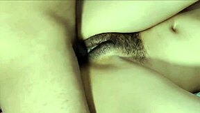 Bhabhi verleid en geneukt achter de schermen door zwarte liefhebber