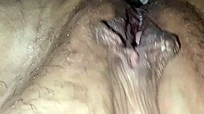 Gretala - Sempre Più Sensuale e Oleosa con Big Pussy Lips!