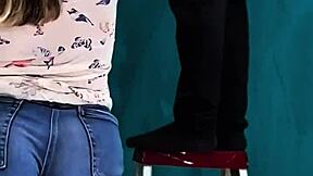 Latina MILF Gives Sloppy Blowjob to Construction Worker in Real Homemade Clip. Curvy Babe Swallows Cum!