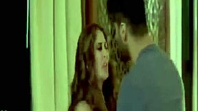 kareena kapoor and arjun kapoor steamy kissing scenes in ki & ka