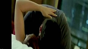 kareena kapoor and arjun kapoor steamy kissing scenes in ki & ka