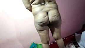 curvy girlfriend with huge boobs has fun