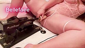 I see the petite babe moaning from machine toys.