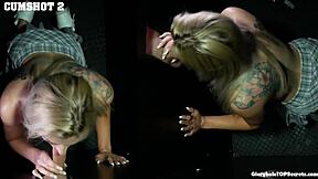 Miluju sledovat, jak Bambi vážně cucá ten pták