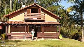 Come here! Let me show you my ass in a provocative manner!