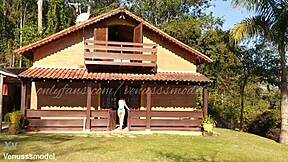 Come here! Let me show you my ass in a provocative manner!