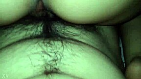 mi novia hermosa enjoys a quiet evening at home