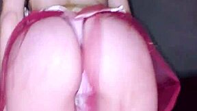 Bonneyuwu Dances as Sexy Leia in Star Wars Cosplay!