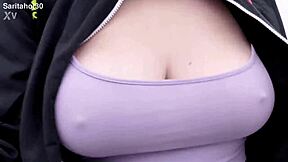 Rocio kiusoittelee isoilla tisseillä aamukävelyllä ulkona 😍