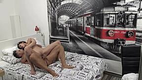 Bella Rico sussurra, vieni a massaggiarmi e scopami in ogni posizione