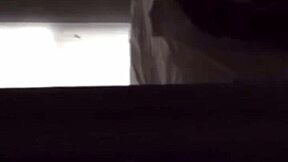 pareja liberal explores open relationship dynamics